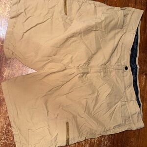 Wrangler Tan Cargo Shorts with Durable Fabric